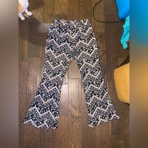 Black and White Chevron Pattern Pants